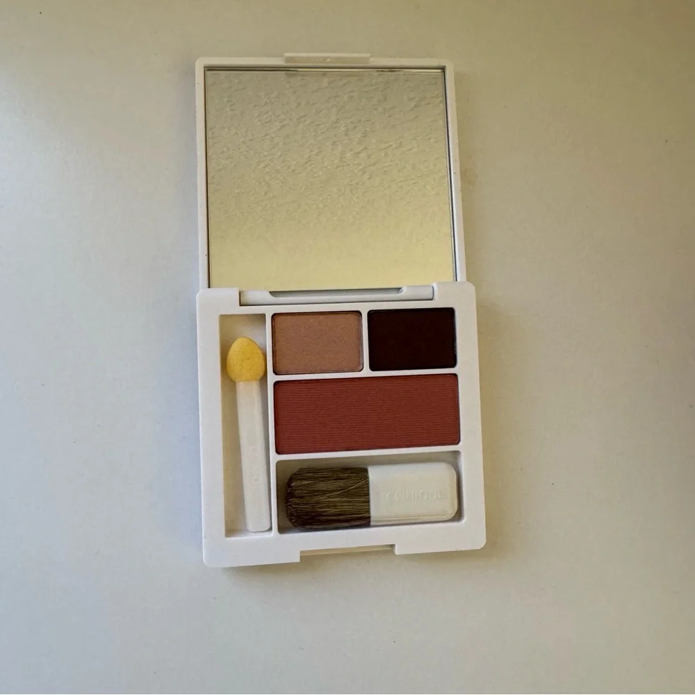 Clinique All About Shadow Duo Eyeshadow and Blush in Mirrored Compact - Picture 3 of 4